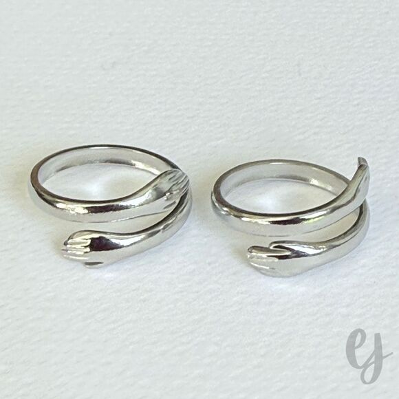 2 Matching Hugging Hands Adjustable His & Hers Ring Love Hug Rings Pair Set NEW - Picture 3 of 10